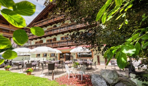 DAS POSTHAUS HOTEL slider 1